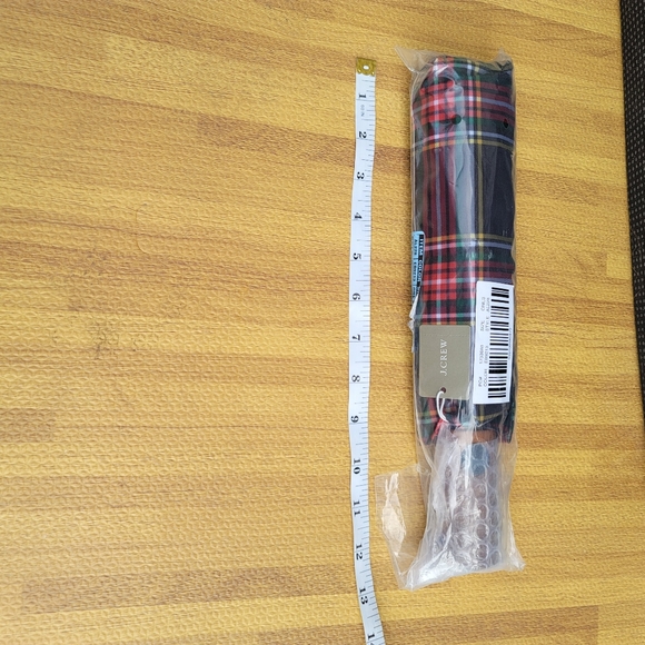 🆕️ J Crew Black Tartan Plaid compact pocket umbrella - Picture 2 of 3